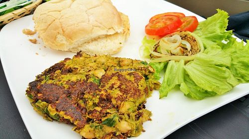 Chickpea & spinach burger at Cafe Bar Union in Tenerife