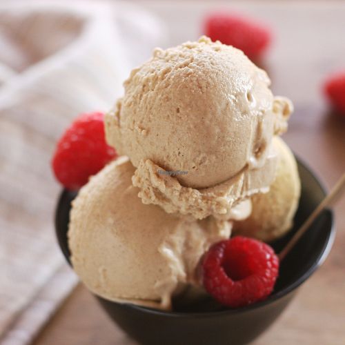 Coconut-Vanilla ice cream at Earthly Delights in Cairo