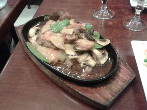 Faux-meat marmite at Tien Hiang in Paris