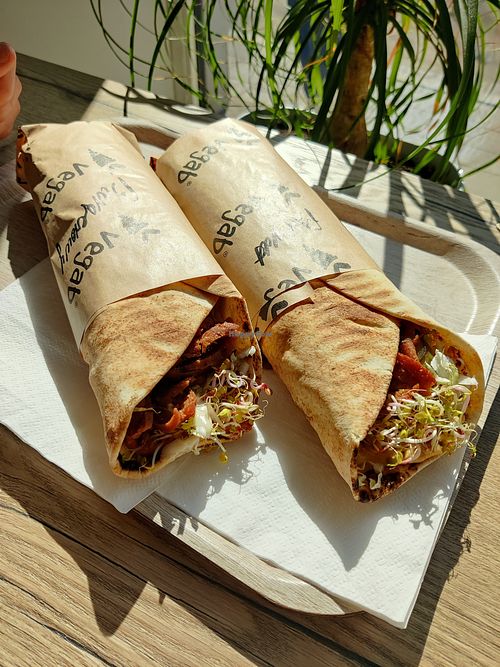 100% Vegan kebab shop 🤤🤤 at Vegab in Krakow