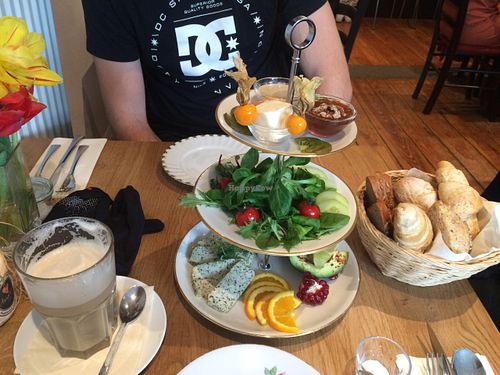 Breakfast at Alohacherie in Hamburg