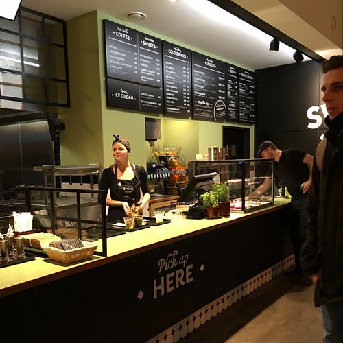 Super friendly staff at Swing Kitchen - Operngasse in Vienna