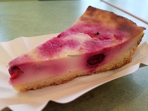 cherry cheesecake at Swing Kitchen - Operngasse in Vienna