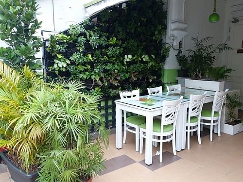 outdoor dining area at Greenleaf Cafe in Central Singapore