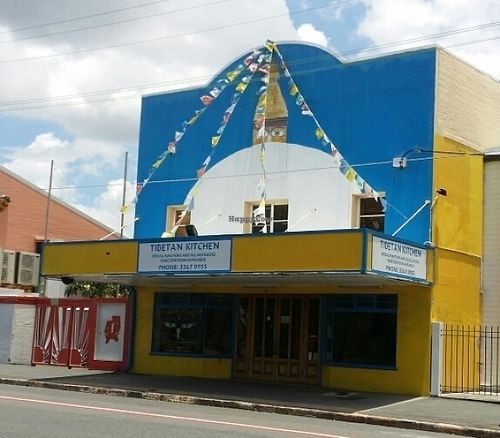 street front at Tibetan Kitchen in Spring Hill