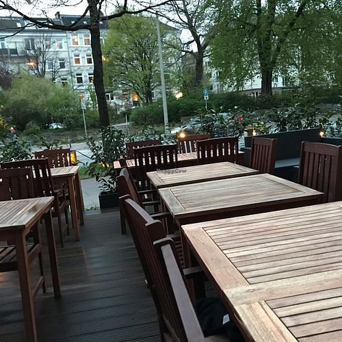 outside seating at Froindlichst - Winterhude in Hamburg