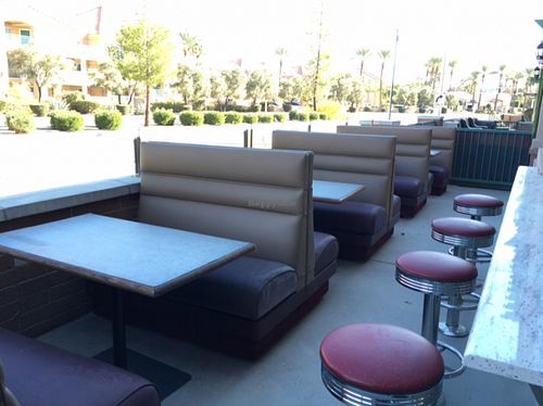 patio area at Simon's Hot Dogs in Scottsdale
