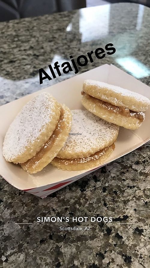 Alfajores cookies at Simon's Hot Dogs in Scottsdale