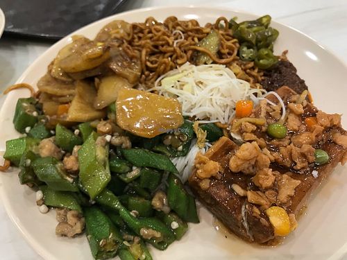 economic rice
photo credits to veggietemptation sg at Ba Xian Vegetarian in Central Singapore