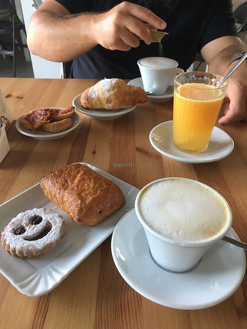 Colazione sul posto vegan at Pasticceria Caffetteria Larocca in Busto Arsizio