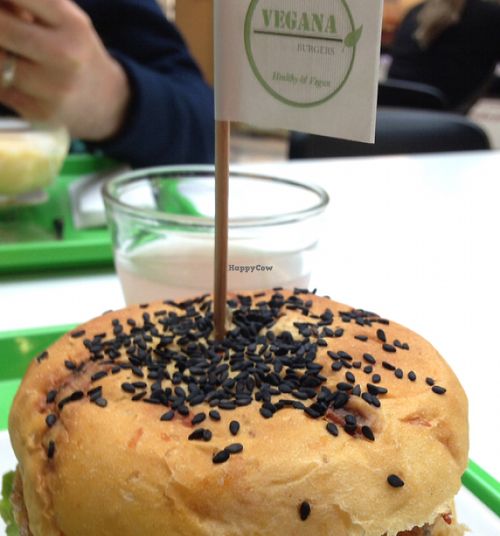 vegan burger w/mango at Vegana Burgers - Atrium Saldanha in Lisbon