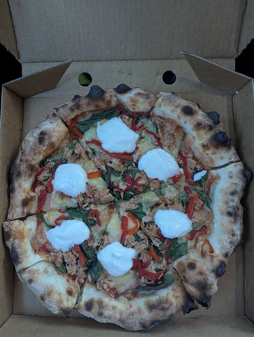 Vegan Jackfruit Pizza at Mad Raven Pizza Deluxe in Kallista