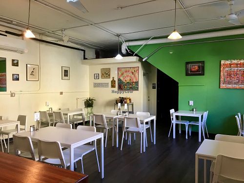 Back dining room at Homegrown Smoker in Portland