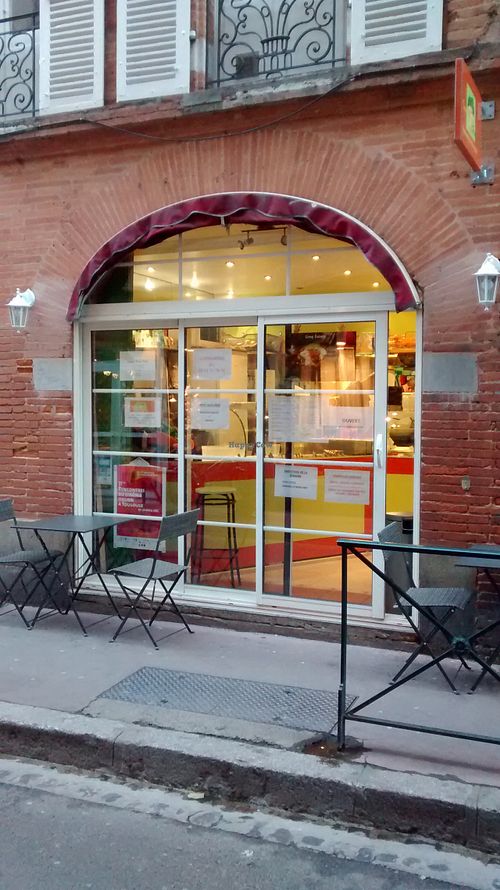 Frontwall at Invita Fresh Food in Toulouse