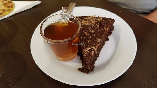 Chocolate cake and tchai at Invita Fresh Food in Toulouse