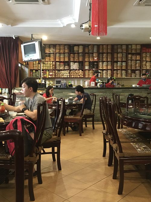 Spacious interior decor  at Nature's Vegetarian 天然素食馆 - Bangsar Baru in Kuala Lumpur