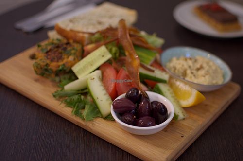 Vegan tasting plate at Abitza in Upwey