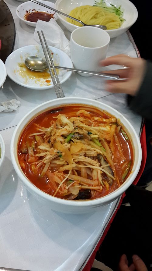 짬뽕 Zzampong Spicy noodle at Shindongyang - 신동양반점 in Seoul