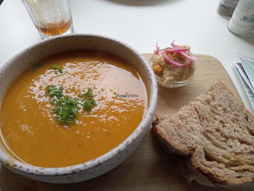 Soep, brood, humus at De KleinKeuken in Kortrijk