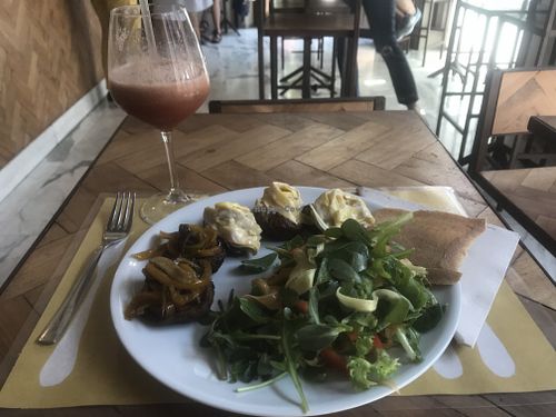 Juice and shitake’s plate at Ecru in Rome