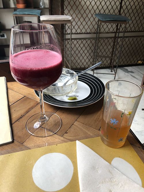 Homemade Kombucha and a fresh cold pressed juice at Ecru in Rome