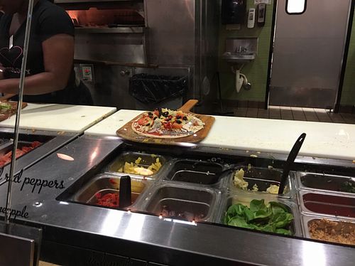 Pieology Pizzeria Lakewood Square Lakewood Ca Pieology - Lakewood California Restaurant - HappyCow