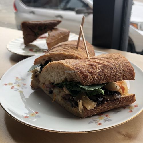 Sandwich aux légumes at Cafe Dei Campi in Montreal
