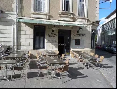 The outside at La Bonne Quille in Poitiers