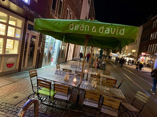 outside at Dean & David - Hunsrückenstr in Dusseldorf