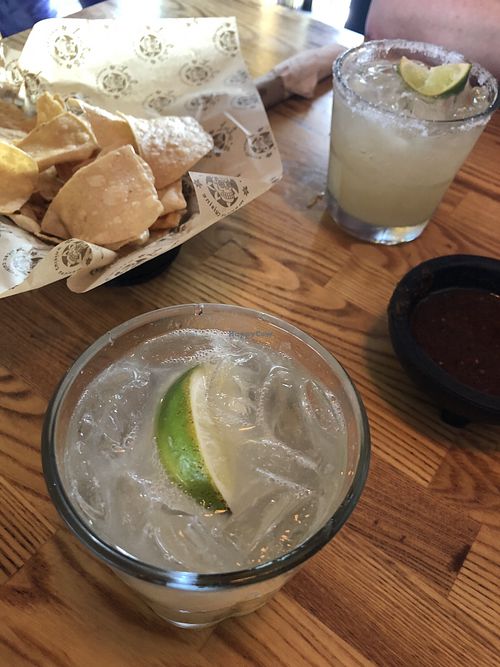 Chips salsa and cocktails at Lola's - Retro Row in Long Beach