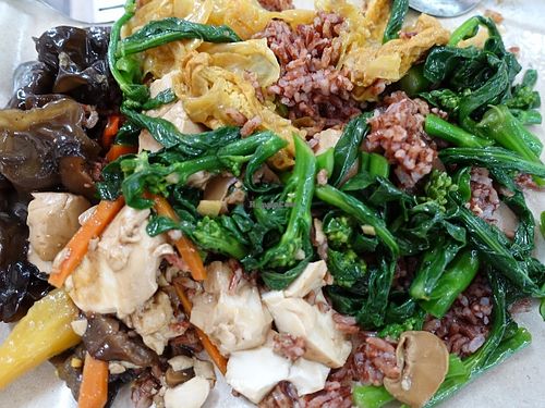 Economic Rice - Black fungus, tofu, curry vegetables and kailan vegetables at Mi Le Vegetarian 弥乐素食 in Central Singapore