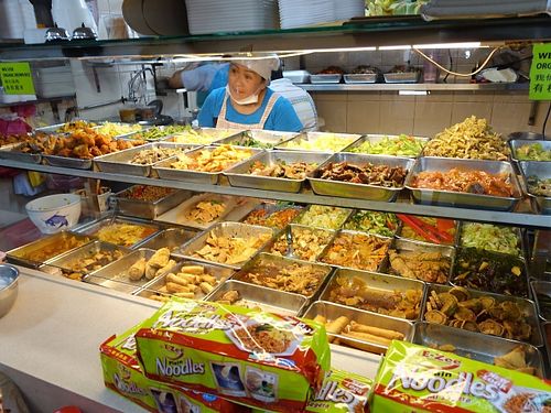 buffet spread at Mi Le Vegetarian 弥乐素食 in Central Singapore