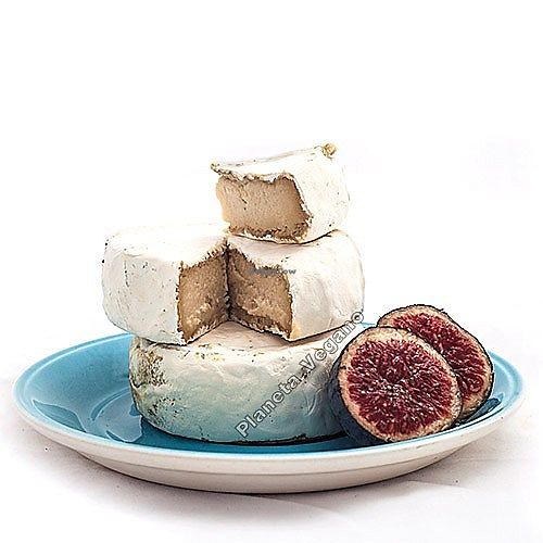 queso vegano estilo camembert.  at Ohrigen in Zaragoza