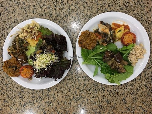 Vegan lunch buffet at Orgânico Veg in Florianopolis