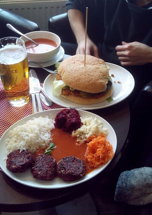 Fastburger and Beetroot kotlet at Bar Górski in Zakopane