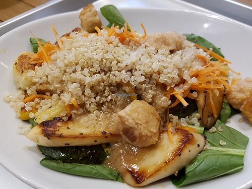 Salad of the day with quinoa  at Ain Soph.Ripple Kabukicho in Tokyo