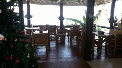 dining area at SUZ Retreat in Koh Phangan