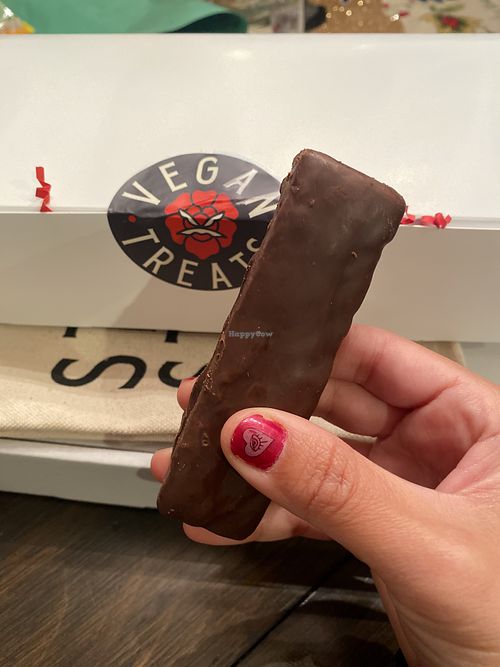 Betterfinger Bar 😛 (Couldn’t Wait)  at Vegan Treats Bakery in Bethlehem