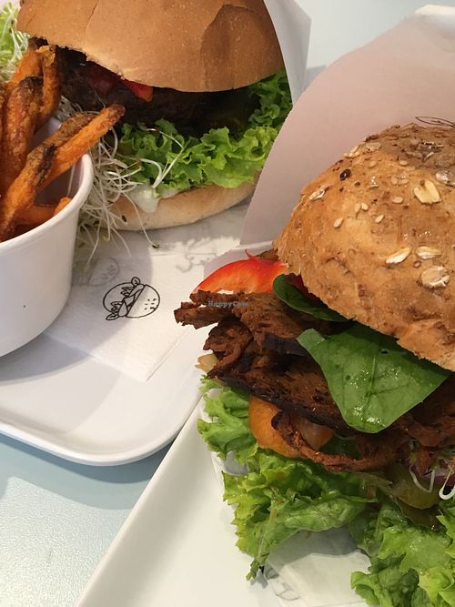 Beyond Meat burger and seitan burger at Krowarzywa in Krakow