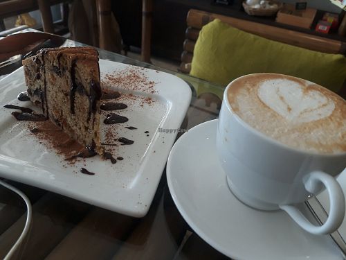 Coffee and cake at Lek Shop Organic in Koh Phangan