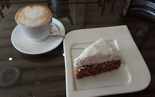 Latte and coconut cake at Lek Shop Organic in Koh Phangan