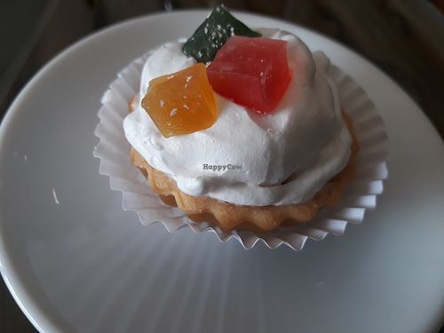 Cranberry pie at Lek Shop Organic in Koh Phangan