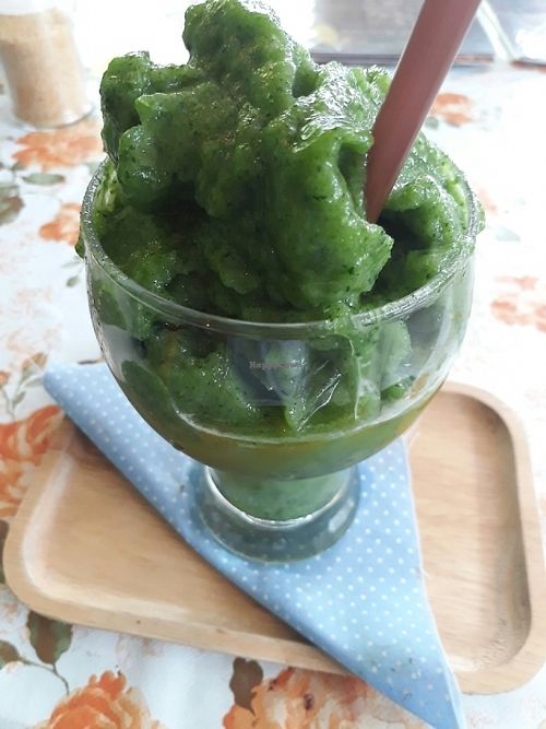 Green smoothie at Fruit Plus in Chiang Mai