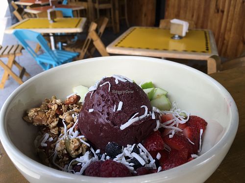 Acai bowl with homemade granola and seasonal fruit mix at Forever - Polanco in Mexico City