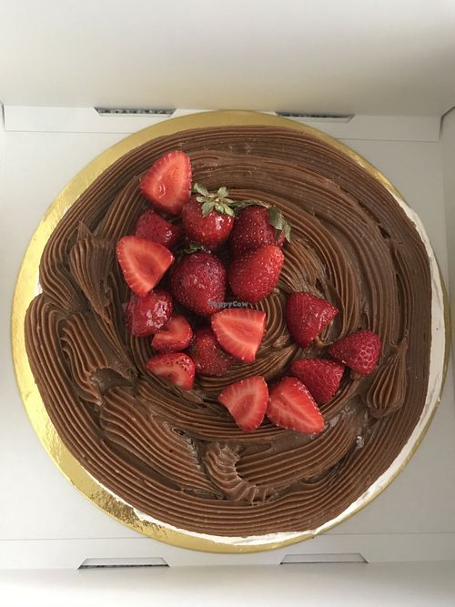 Dulce de leche and cram meringue at Sablee Pasteleria Vegana in Buenos Aires