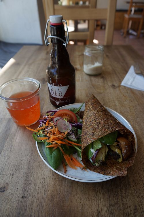 Wrap + Kombucha at White Crow in Berlin
