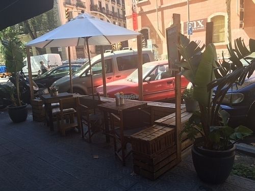 you can eat on our terrace and enjoy the last rays of summer sun c: at La Vietnamita in Barcelona
