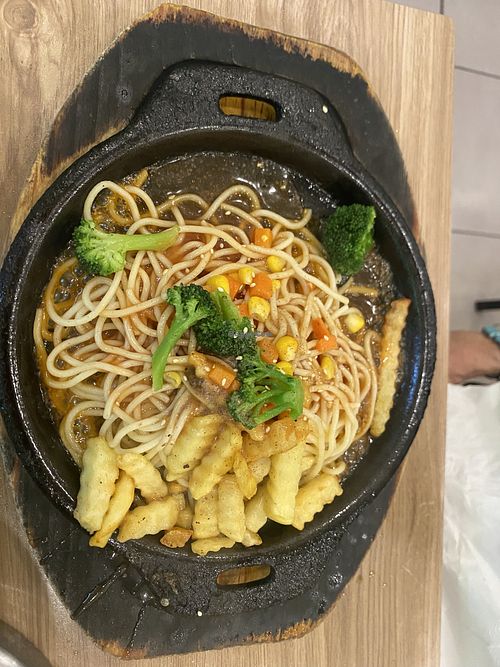 Noodles and fries   at Quán Zhēn SùShí 全真素食 in Taipei
