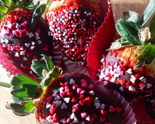 vegan chocolate covered strawberries at Kahiau Organic Sweet Treats in Virginia Beach