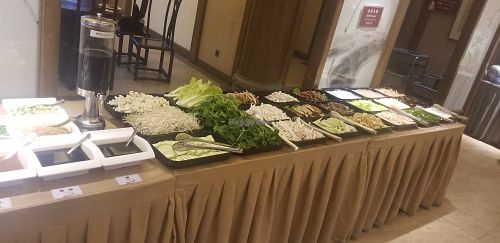 Hot pot ingredients at Wenshu Temple Restaurant 心香 in Chengdu